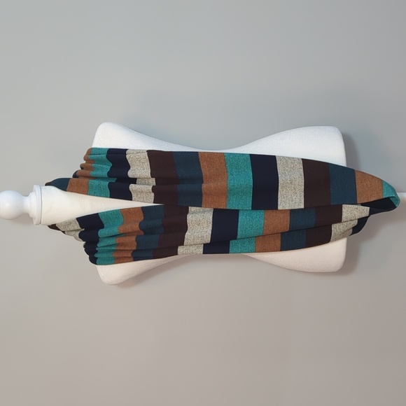 Colorblock Infinity Scarf - Picture 7 of 11